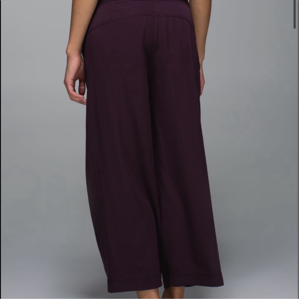 *rare* LULULEMON Tranquil Crop in Black Cherry — Wide Leg — Ankle — 6 - Picture 4 of 7